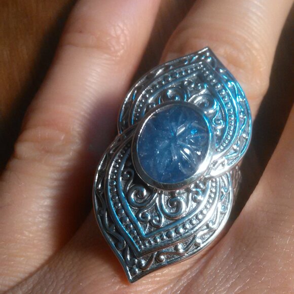 Indian Artistry Tanzanite Sterling Silver Carved Filigree Ring (Size 6) - Picture 15 of 16